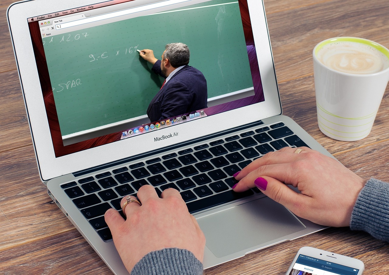 Maximizing Learning through Online Tutoring Sessions
