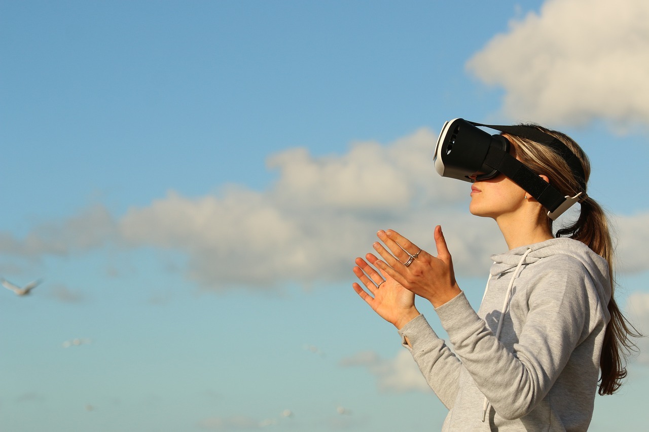 Virtual Reality (VR) and Augmented Reality (AR) in Language Learning