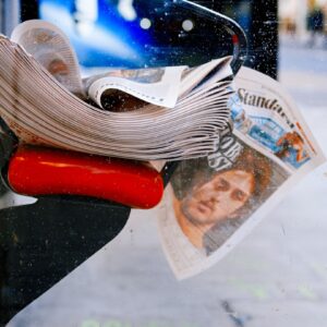 Photo Read Spanish Newspapers